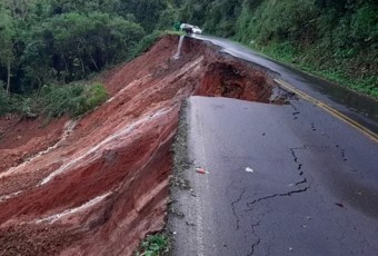 Rodovias seguem com bloqueios devido às chuvas