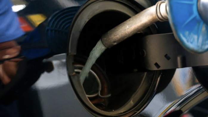 Governo prorroga isenção de imposto federal sobre combustíveis