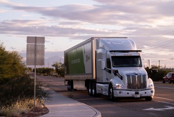 Empresas expandem operações de caminhões autônomos nos EUA